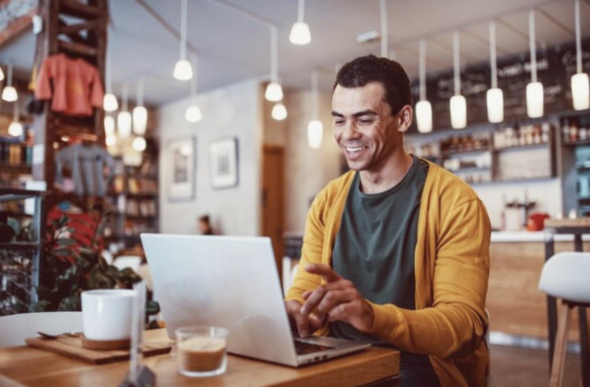 SEO-Tools Interface mit Datenanalyse und Metriken